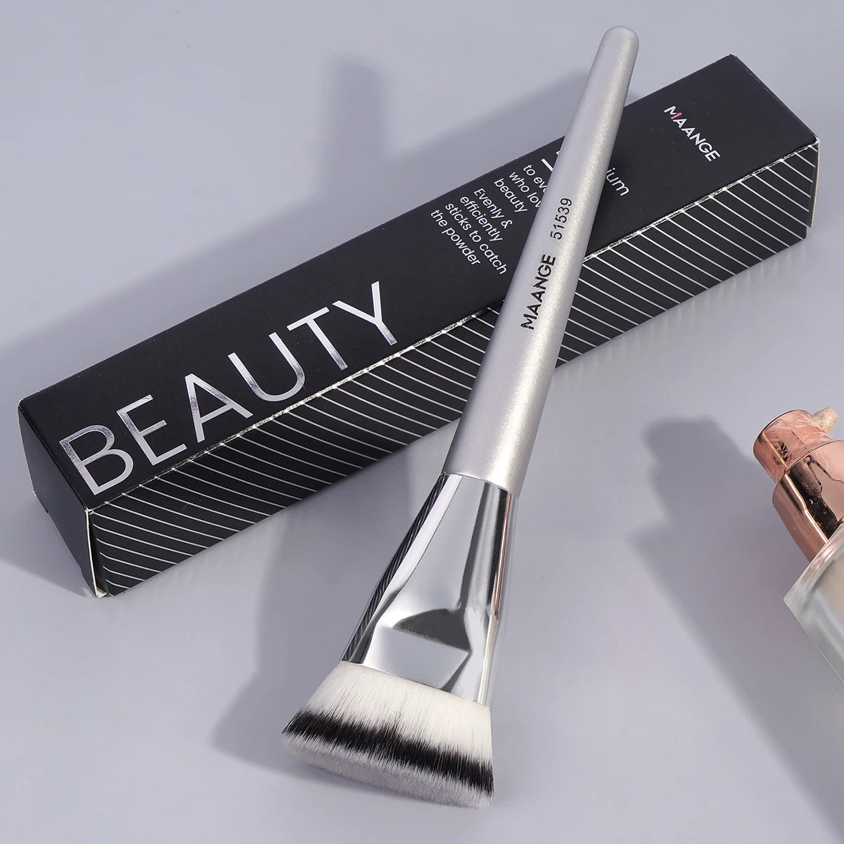 MAANGE Single Flat Round Tube Flat Head Foundation Brush With Box Powder Blush Makeup Brush Skin-friendly Makeup Tool